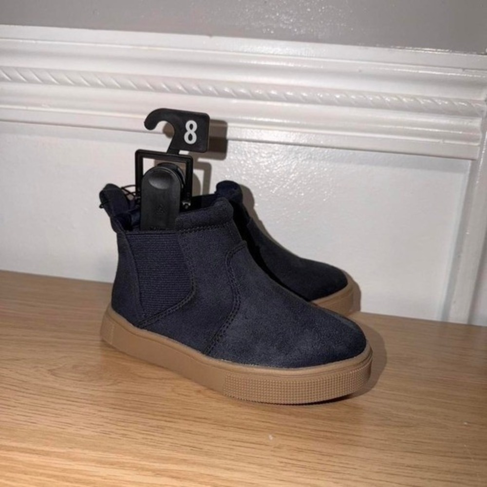 Boys Chelsea boot size 8